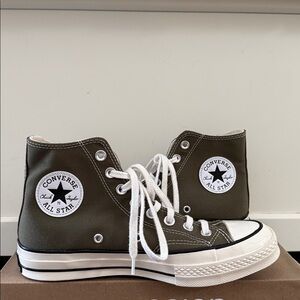 Converse Chuck Taylor 70 Tonal Sneaker. Size M6.5/W8.5.